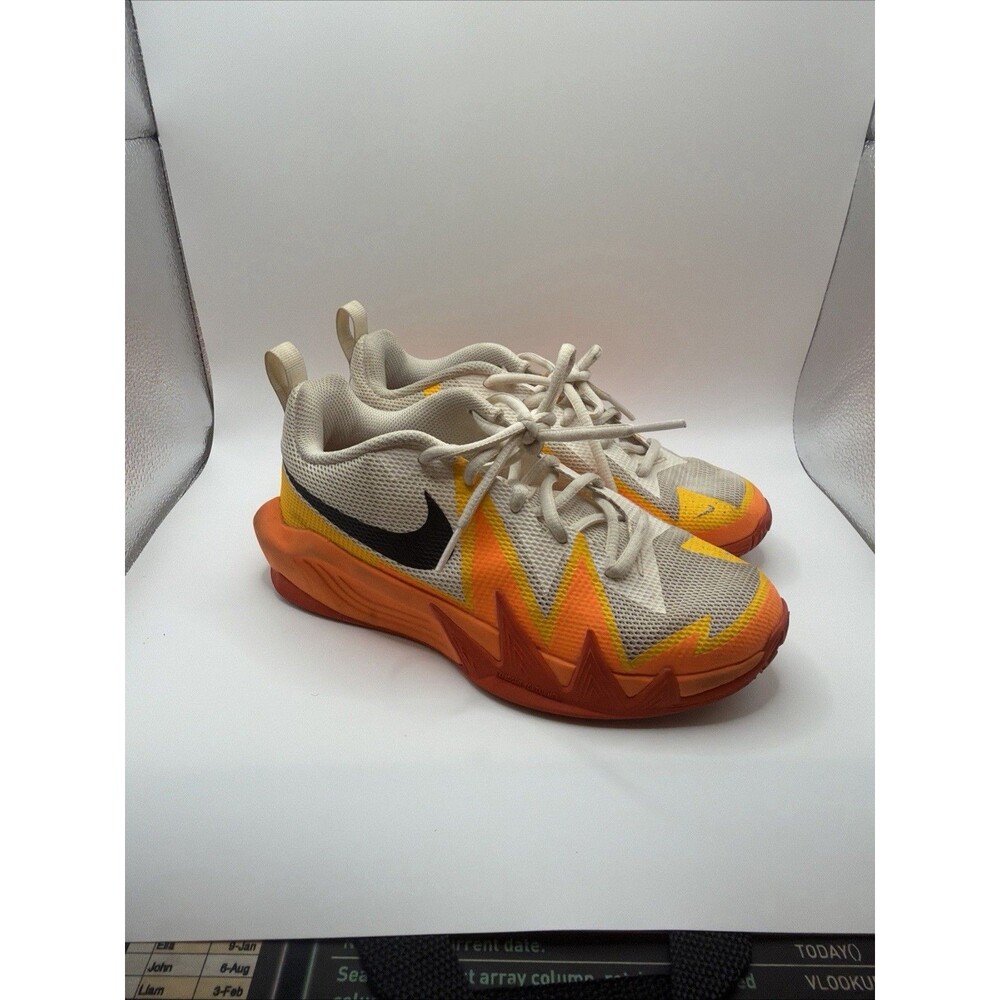Nike ST Dynamite Size 4Y Chalk Red Total Orange Basketball Shoes Youth Kids
